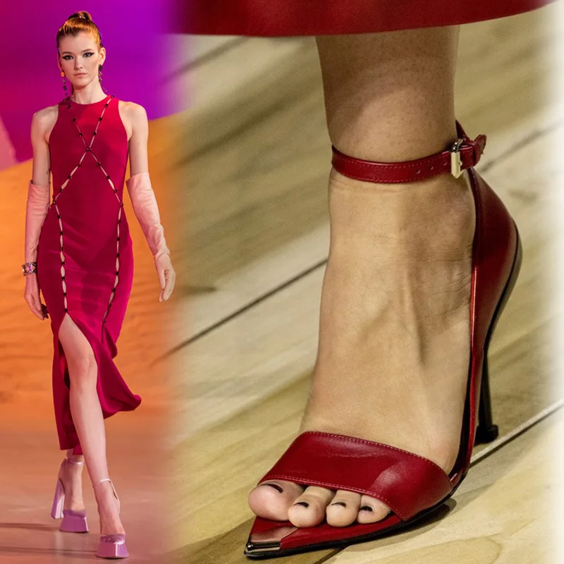 

Сандалии женские на шпильке с металлическим открытым острым носком, простые туфли с одной линией, с пряжкой, обувь для подиума, красные высокие каблуки