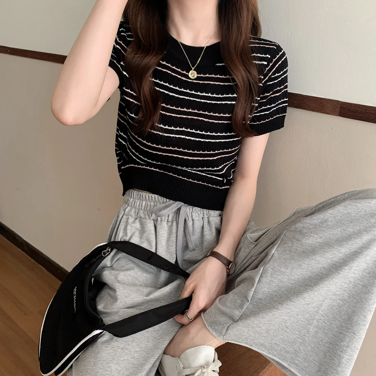 Crop Top Striped Short Sleeve T-Shirt Knitting Camisol Black Beautiful Woman Blouse Casual Languid Summer Thin Women's Clothing
Crop Top Striped Short Sleeve T-Shirt Knitting Camisol Black Beautiful Woman Blouse Casual Languid Summer Thin Women's Clothing