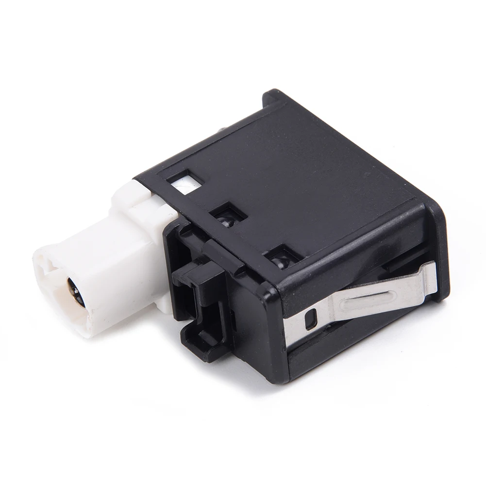 High Quality USB AUX Input Socket Car Parts E87 E90 F10 F12 For BMW Switch Black E70 E81 E82 Car For BMW 1-Series
High Quality USB AUX Input Socket Car Parts E87 E90 F10 F12 For BMW Switch Black E70 E81 E82 Car For BMW 1-Series