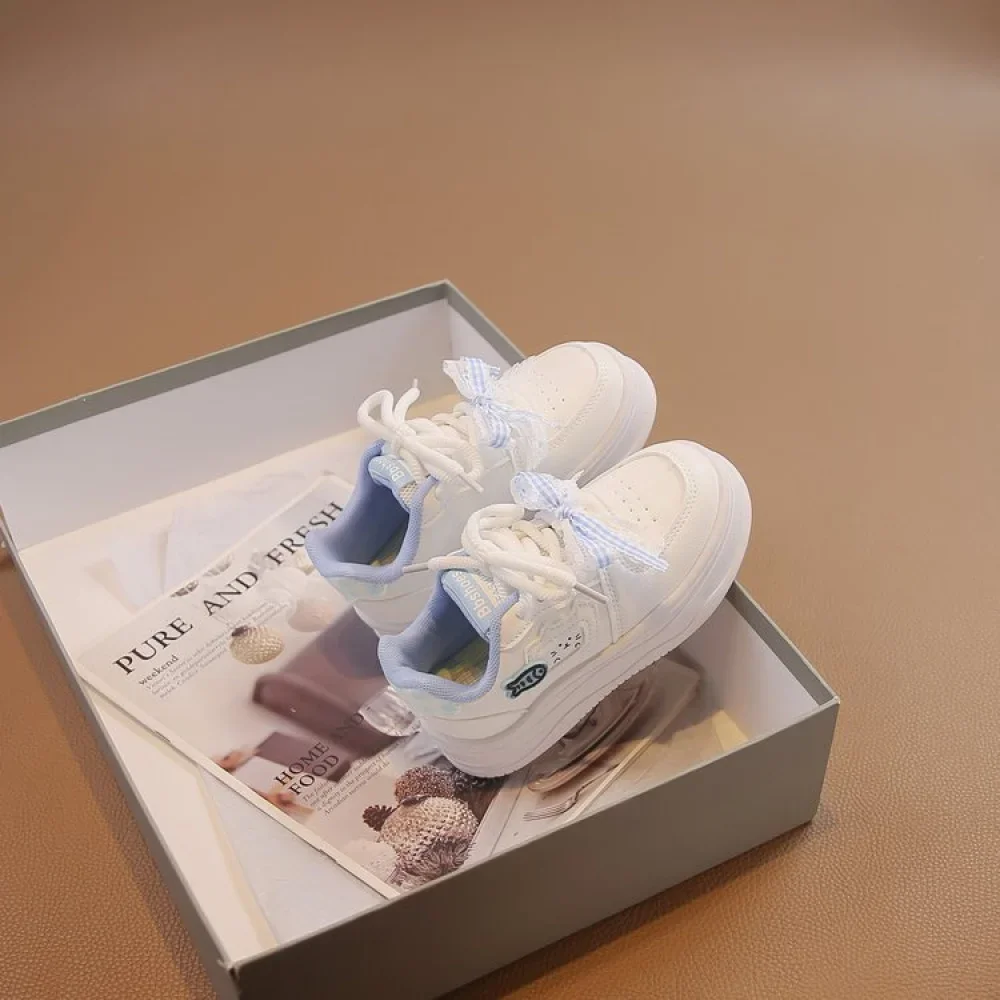 أحذية رياضية للفتيات المراهقات على الطراز الكوري، موضة عصرية من الجلد الصناعي، أحذية رياضية للأطفال مضادة للانزلاق وقابلة للتنفس. أحذية رياضية للفتيات المراهقات على الطراز الكوري، موضة عصرية من الجلد الصناعي، أحذية رياضية للأطفال مضادة للانزلاق وقابلة للتنفس.