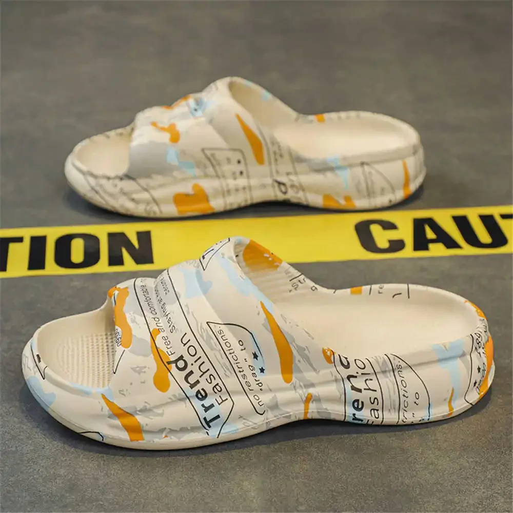 39-46 Two Tone Barefoot Sandals Men Best Fashion Sneakers Shoes Beach Slippers Men Sports Styling League Ternis Sneeker
39-46 Two Tone Barefoot Sandals Men Best Fashion Sneakers Shoes Beach Slippers Men Sports Styling League Ternis Sneeker