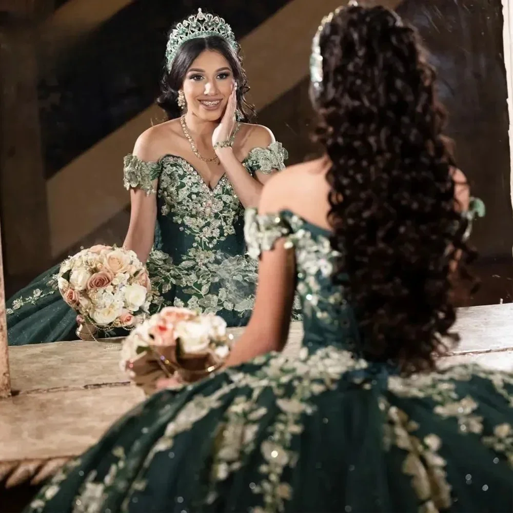 Sparkly Green Quinceanera Dresses Ball Gown For Sweet 16 Dress Appliqued Sequined Graduation Party Princess Vestido De 15 Anos
Sparkly Green Quinceanera Dresses Ball Gown For Sweet 16 Dress Appliqued Sequined Graduation Party Princess Vestido De 15 Anos