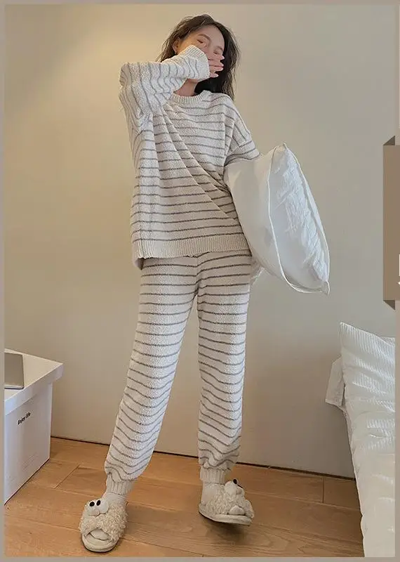 Coral Velvet Pajamas Women's Autumn And Winter Japanese Suit Can Be Worn Outside Soft Home Clothes Warm Half Velvet Home Clothes
Coral Velvet Pajamas Women's Autumn And Winter Japanese Suit Can Be Worn Outside Soft Home Clothes Warm Half Velvet Home Clothes