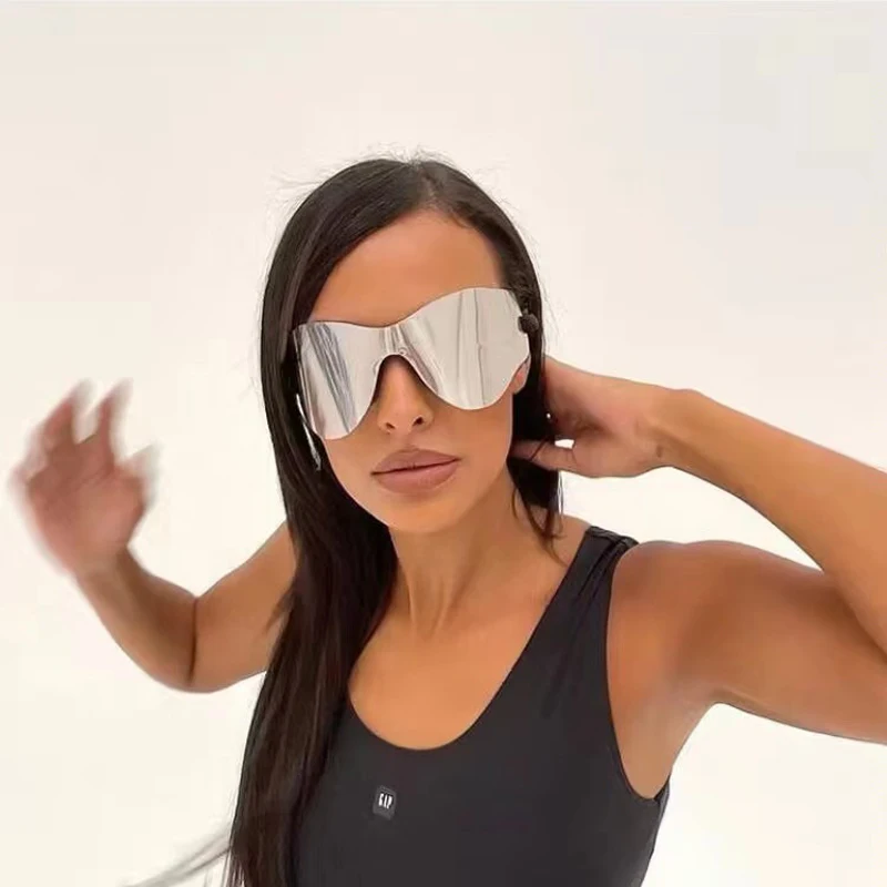 New Fashion Oversized One Piece Goggle Sunglasses Women Brand Vintage Punk Mirror Sun Glasses Men Driving Shades Oculos De Sol
New Fashion Oversized One Piece Goggle Sunglasses Women Brand Vintage Punk Mirror Sun Glasses Men Driving Shades Oculos De Sol