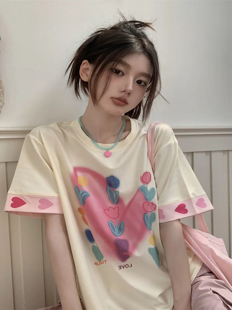 Korean Chic Sweet Love Floral Printed Tshirt Women Simple O-neck Short Sleeve Loose Casual Tee Fairy Grunge Y2k Aesthetic Top
Korean Chic Sweet Love Floral Printed Tshirt Women Simple O-neck Short Sleeve Loose Casual Tee Fairy Grunge Y2k Aesthetic Top
