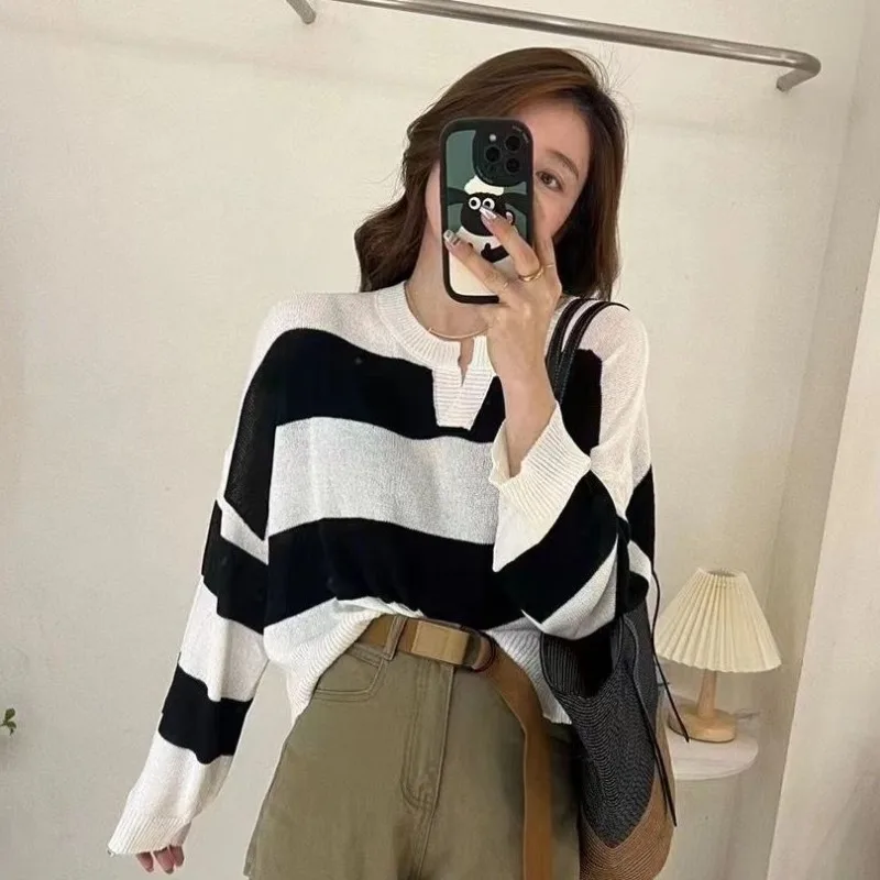 Pullover Sweater Female 2023 Autumn Korean Age Reducing Versatile Western Pullover Stripe Long Sleeve V-Neck Knit Sweater Women
Pullover Sweater Female 2023 Autumn Korean Age Reducing Versatile Western Pullover Stripe Long Sleeve V-Neck Knit Sweater Women