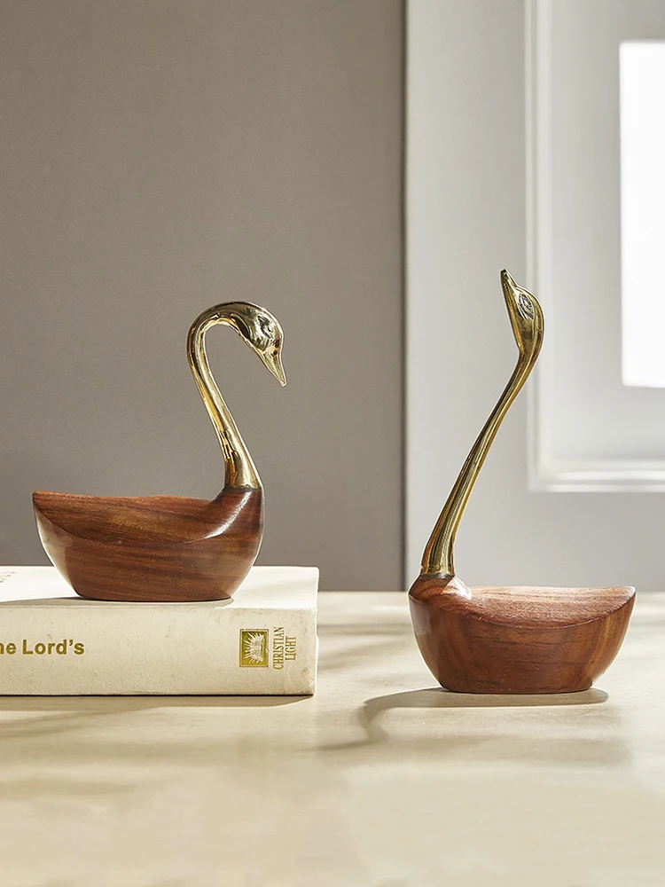 Imported solid wood, pure copper, light luxury style, swan decoration, living room, TV cabinet, office furniture, soft decoratio 
Imported solid wood, pure copper, light luxury style, swan decoration, living room, TV cabinet, office furniture, soft decoratio