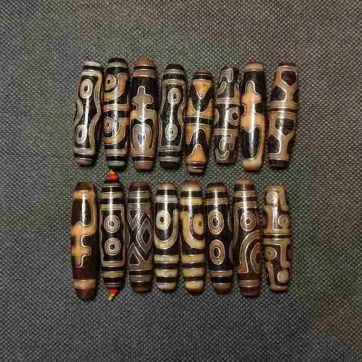 Возвращающиеся старые материалы из тибетских областей филигранные инкрустированные серебряными бусинами из Агата DIY
Возвращающиеся старые материалы из тибетских областей филигранные инкрустированные серебряными бусинами из Агата DIY