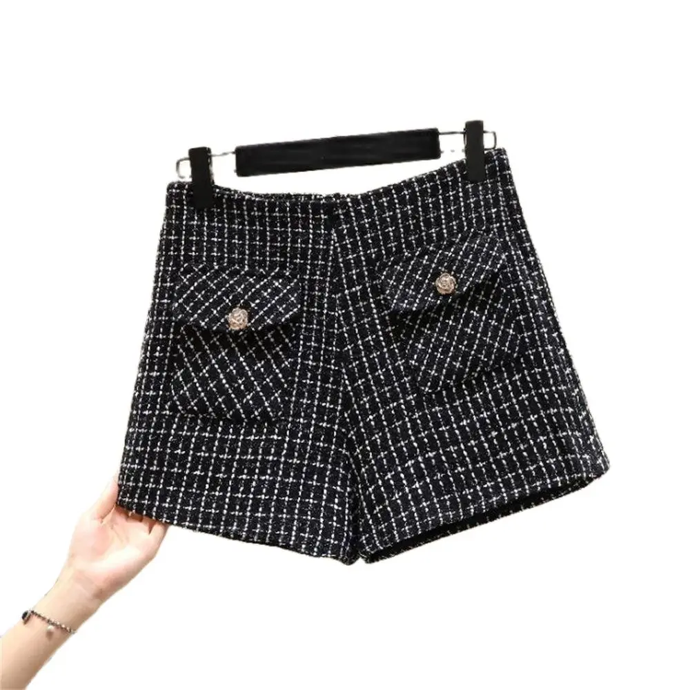 New High Waist Tweed Shorts Women Casual Loose Ladies Fashion Spring Autumn Slim Button Short Pants All-Match Boot Trousers
New High Waist Tweed Shorts Women Casual Loose Ladies Fashion Spring Autumn Slim Button Short Pants All-Match Boot Trousers
