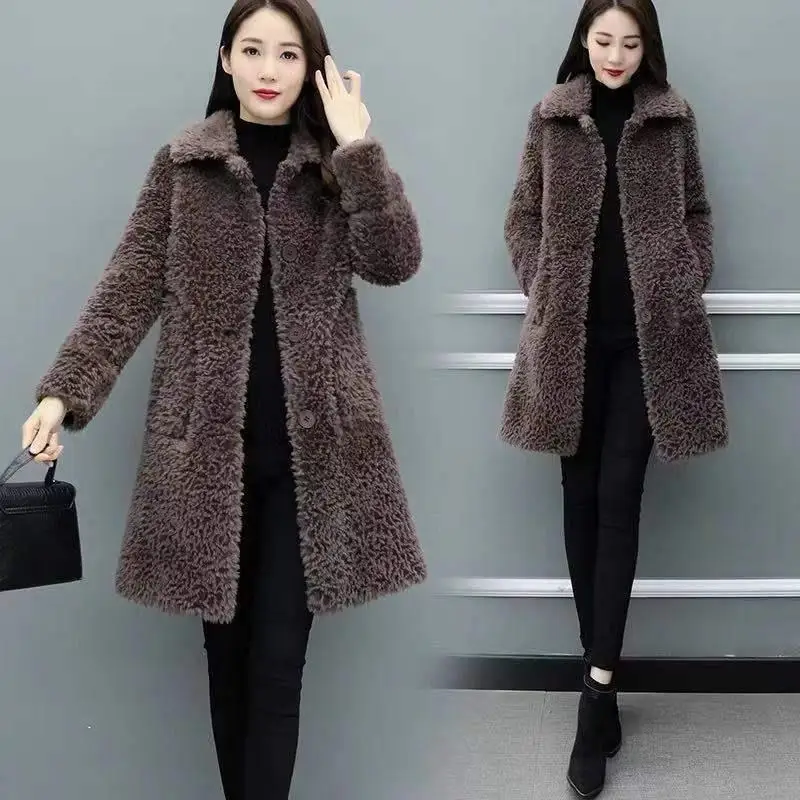 Woman New Real Fur Coats Female Natural High Quality Winter Warm Thick Jackets Wool Oversize G689
Woman New Real Fur Coats Female Natural High Quality Winter Warm Thick Jackets Wool Oversize G689