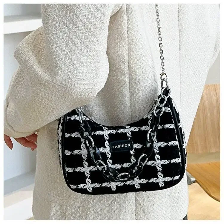 French Chain Black and White Check Fashion Women Underarm Bags Canvas Versatile Women's Square Bag Advanced Sense Crossbody Bag
French Chain Black and White Check Fashion Women Underarm Bags Canvas Versatile Women's Square Bag Advanced Sense Crossbody Bag