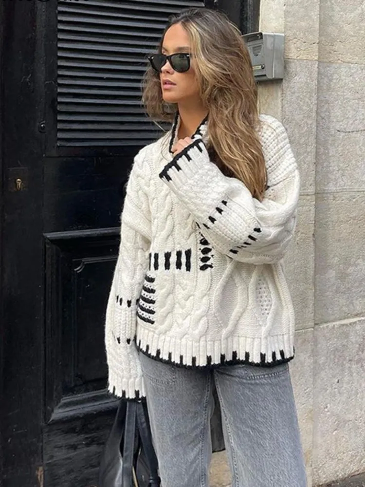 Fashion Contrast Patchwork Long Sleeve Stand Collar Sweater Woman 2023 Autumn Winter Loose Casual Knit Ladies Warm Pullover
Fashion Contrast Patchwork Long Sleeve Stand Collar Sweater Woman 2023 Autumn Winter Loose Casual Knit Ladies Warm Pullover