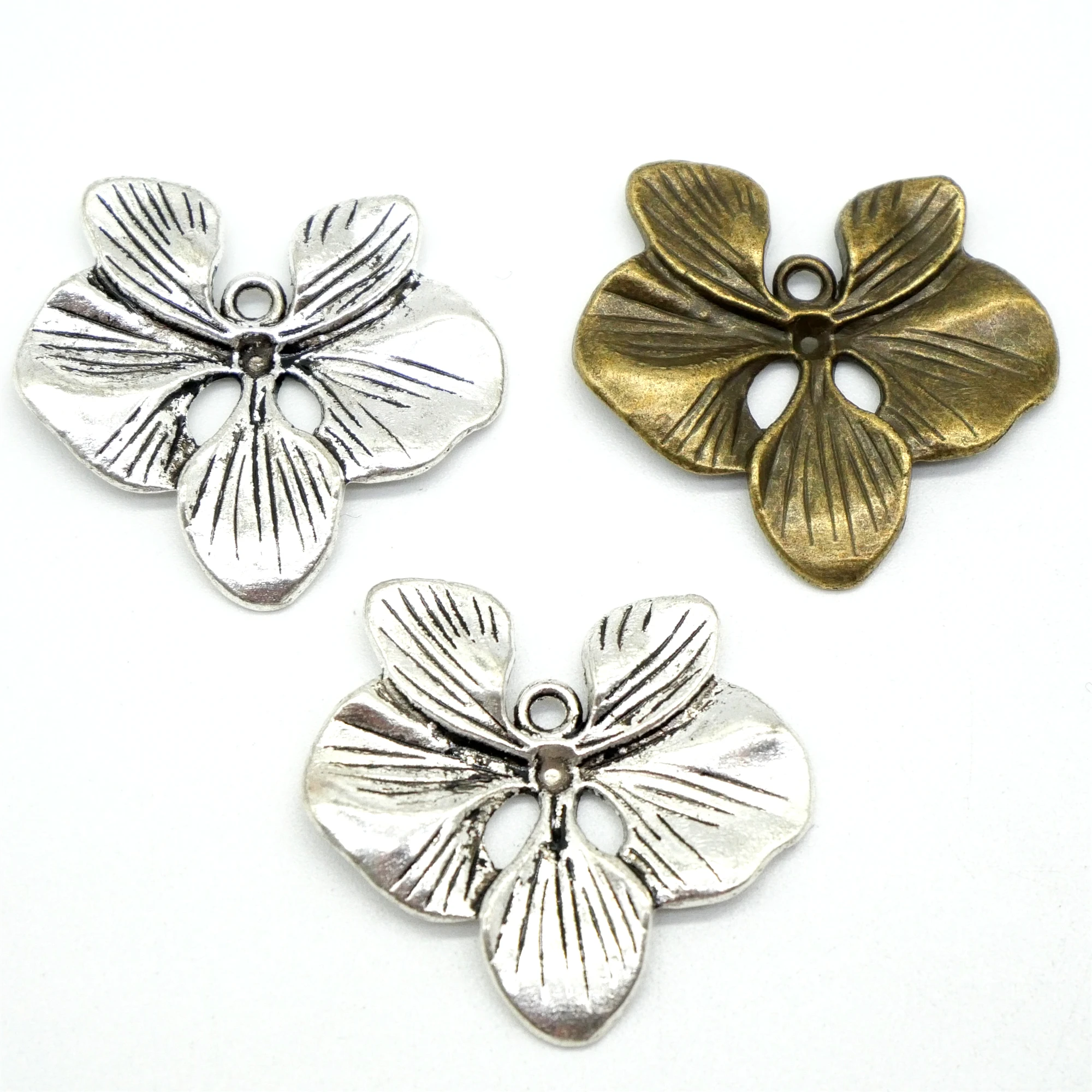 8pcs Flower Charms Tibetan Silver Plated Alloy Metal Plant Pendants for Jewelry Making DIY Handmade Craft
8pcs Flower Charms Tibetan Silver Plated Alloy Metal Plant Pendants for Jewelry Making DIY Handmade Craft