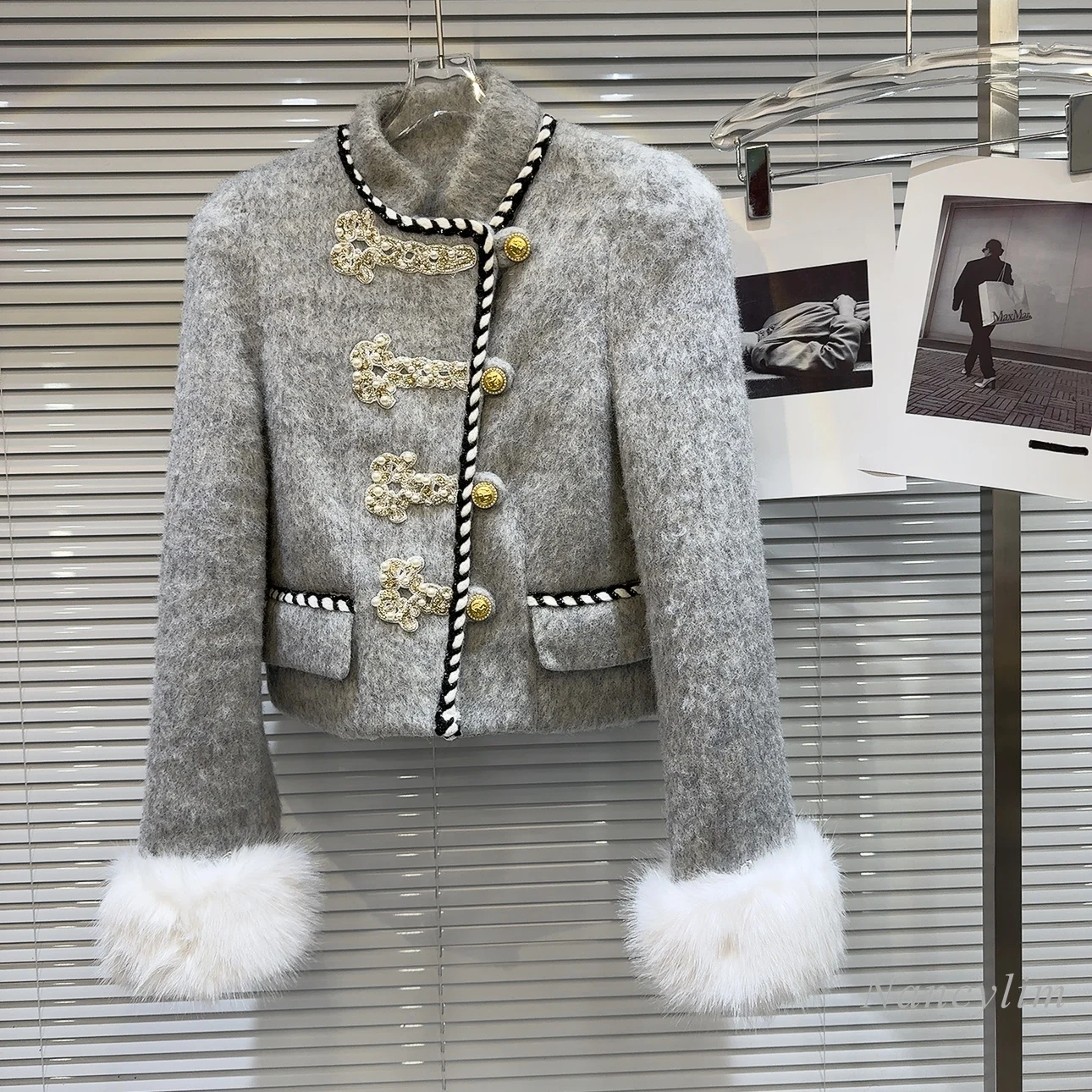 

2023 Winter Short Grey Wool Coat for Women New Classic Style Furry Sleeves Woven Edge Down Lining Woolen Coat Crop Jakcets