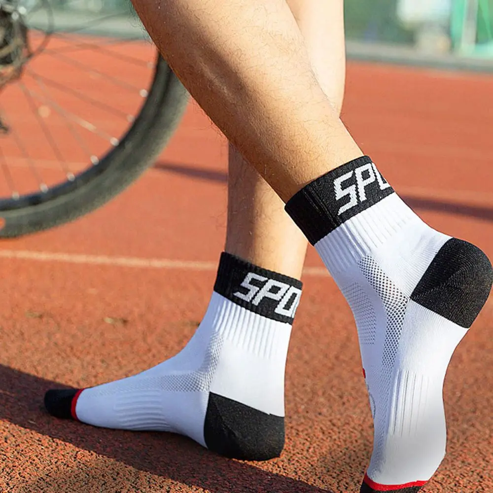 Fashion Breathable Fitness Cycling Basketball Professional Man Socks Middle Tube Hosiery Sport Socks Bike
Fashion Breathable Fitness Cycling Basketball Professional Man Socks Middle Tube Hosiery Sport Socks Bike