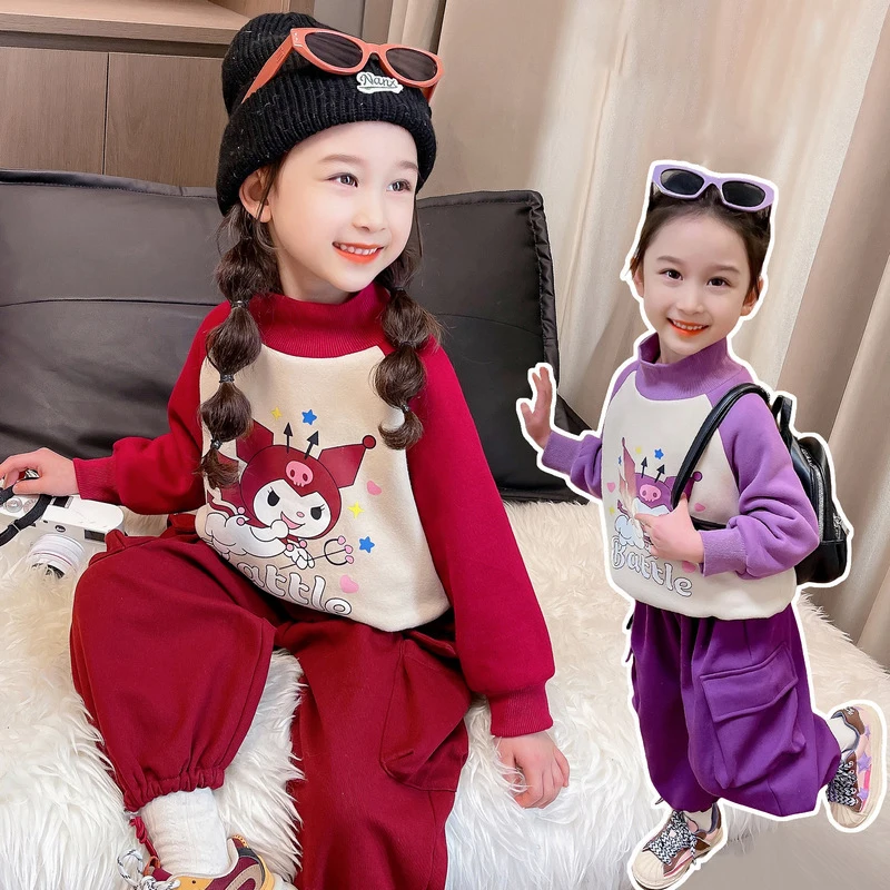 Детский бархатный костюм с капюшоном Sanrios Kuromi Plus, зимняя теплая куртка с аниме-рисунком, спортивная одежда, милый мультяшный костюм для девочек
Детский бархатный костюм с капюшоном Sanrios Kuromi Plus, зимняя теплая куртка с аниме-рисунком, спортивная одежда, милый мультяшный костюм для девочек