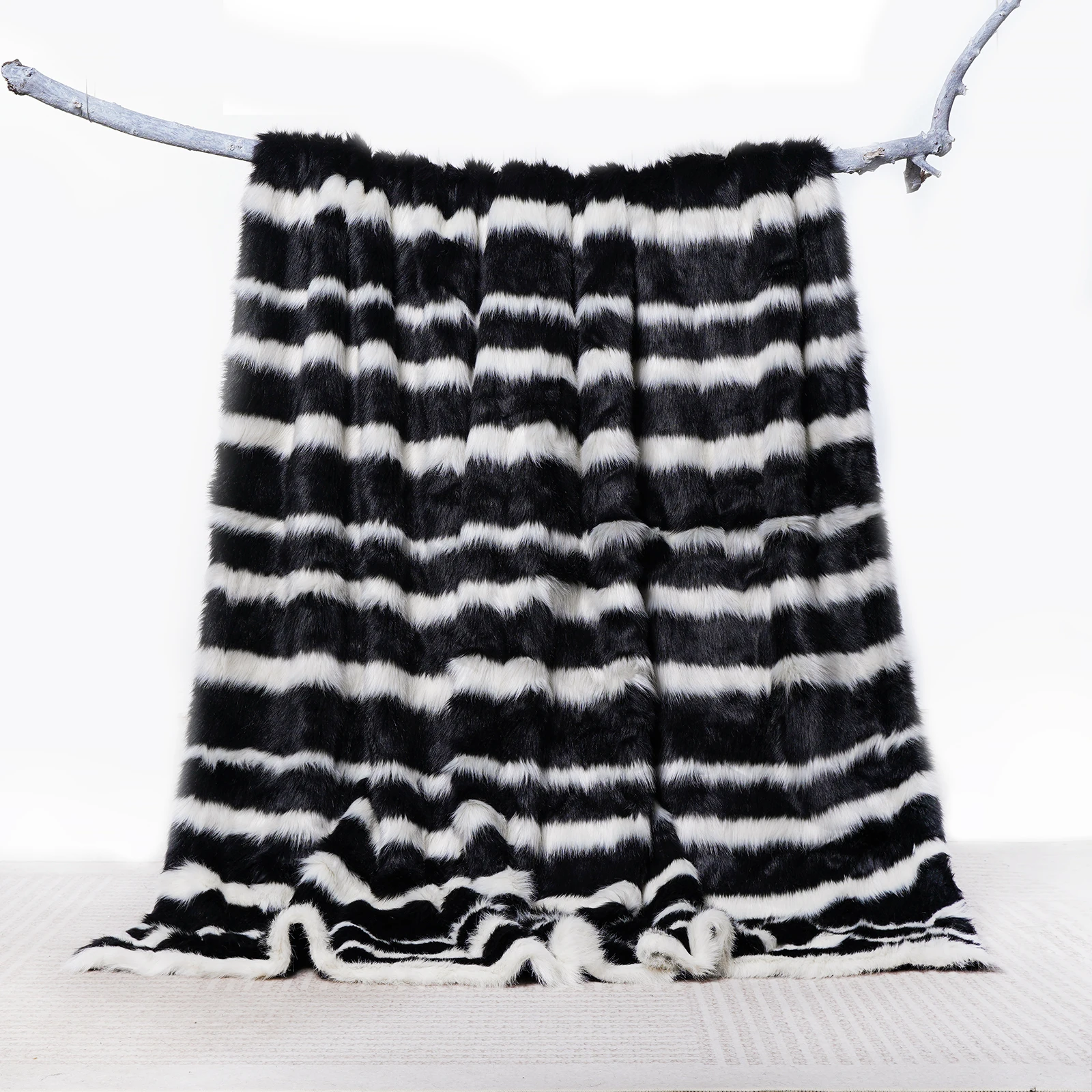 Faux Fur Blanket for Bed Luxury Decor Blanke Super Soft Fuzzy Faux Fox Fur Blankets Winter Warm Cozy Throw Blanket
Faux Fur Blanket for Bed Luxury Decor Blanke Super Soft Fuzzy Faux Fox Fur Blankets Winter Warm Cozy Throw Blanket