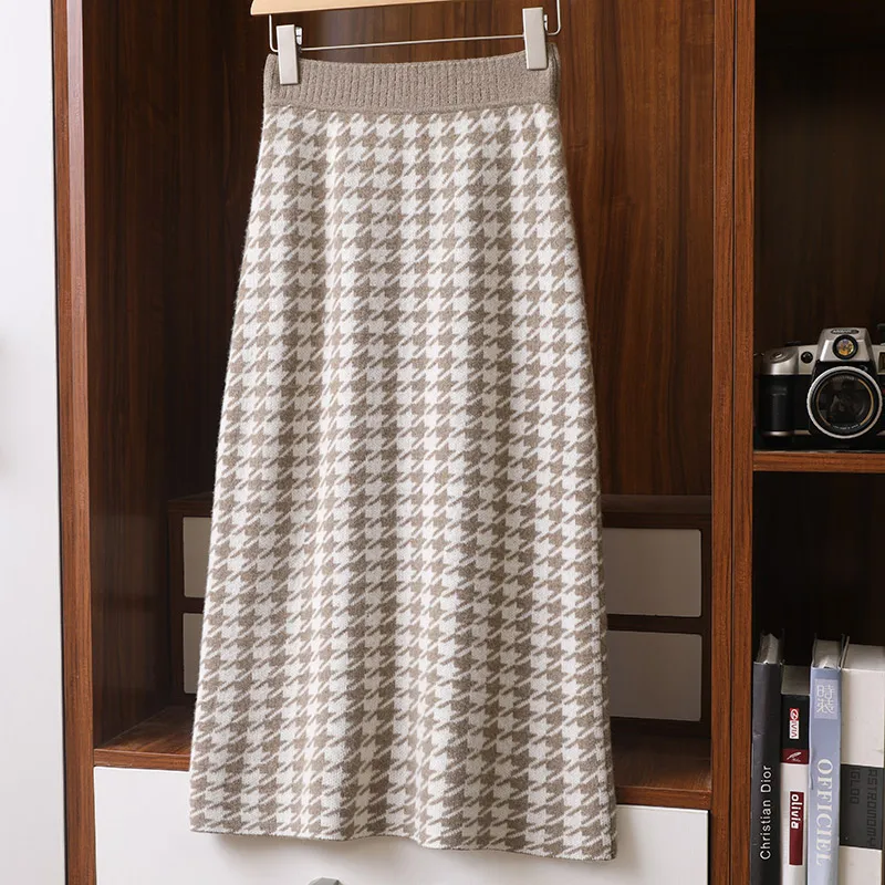 BELIARST Autumn 2022 New Women's Thousand Bird Pattern Knitted 100% Merino Wool Knee Length Skirt YR-261
BELIARST Autumn 2022 New Women's Thousand Bird Pattern Knitted 100% Merino Wool Knee Length Skirt YR-261