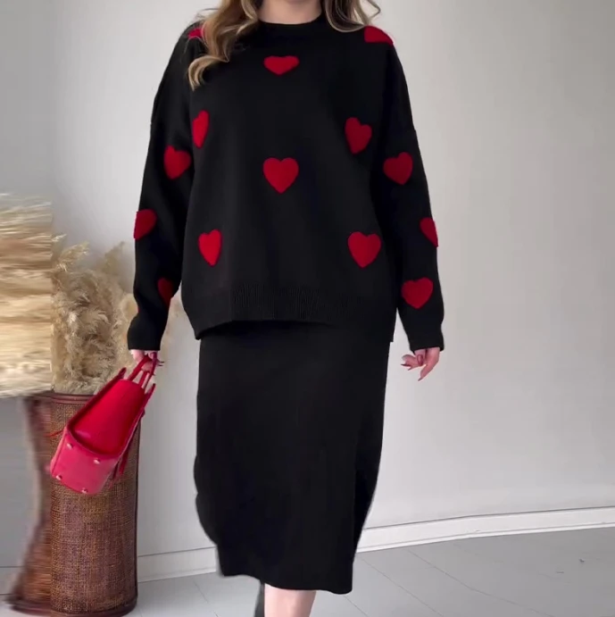 Autumn Winter 2023 Women Pant Set 2 Pieces Skirt Knitted Sets O-Neck Long Sleeve Heart Embroidery Sweater Straight Skirts Suits
Autumn Winter 2023 Women Pant Set 2 Pieces Skirt Knitted Sets O-Neck Long Sleeve Heart Embroidery Sweater Straight Skirts Suits