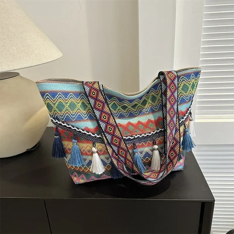 Новинка 2024, стильная женская сумка через плечо, вместительная сумка-тоут в этническом стиле, модная простая элегантная сумка 
Новинка 2024, стильная женская сумка через плечо, вместительная сумка-тоут в этническом стиле, модная простая элегантная сумка