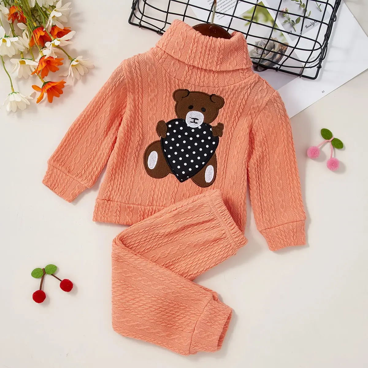 Infant and Toddler Clothing Set High Neck Long Sleeve Little Bear Print Top Solid Color Pants Two Piece Set 0-2Y
Infant and Toddler Clothing Set High Neck Long Sleeve Little Bear Print Top Solid Color Pants Two Piece Set 0-2Y