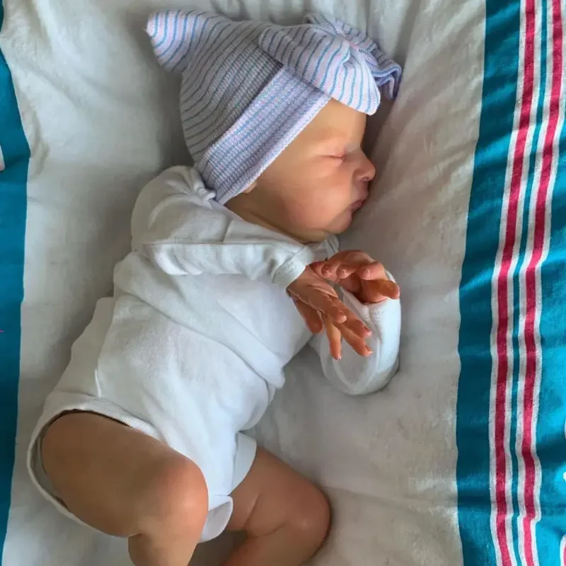 21inch 52cm Already Painted Finished Reborn Baby Doll Laura Handmade Reborn Preemie Baby Newborn Kids Toy Figure Gift Girl Dolls
21inch 52cm Already Painted Finished Reborn Baby Doll Laura Handmade Reborn Preemie Baby Newborn Kids Toy Figure Gift Girl Dolls