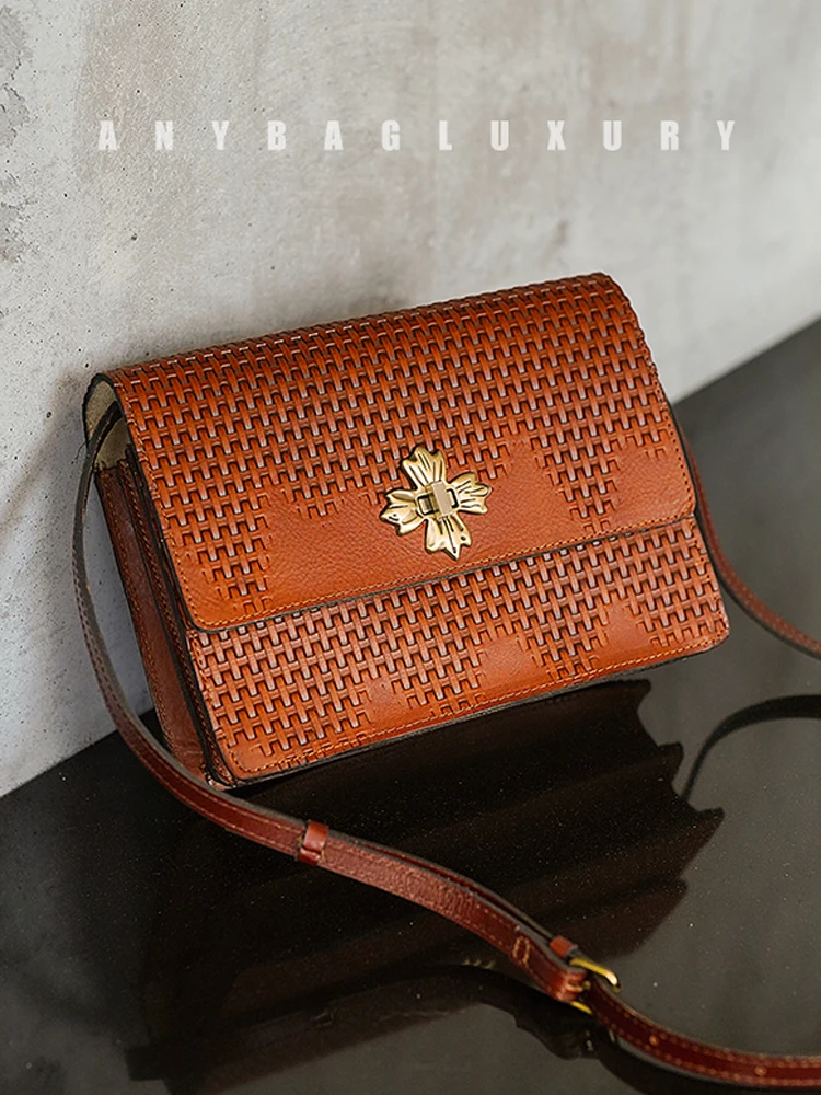 Small handmade American style retro heavy work woven embossed cowhide minimalist organ envelope bag
Small handmade American style retro heavy work woven embossed cowhide minimalist organ envelope bag