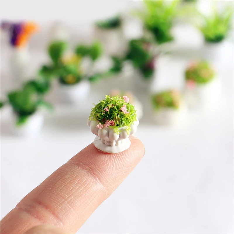 1PCS Dollhouse Furniture 1:12 Accessories Mini Green Plant Bonsai Flower Pots model Mini landscape flower pot
1PCS Dollhouse Furniture 1:12 Accessories Mini Green Plant Bonsai Flower Pots model Mini landscape flower pot