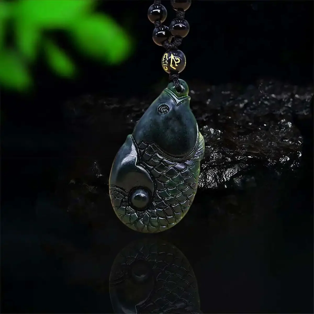 

Jade Carp Pendant Necklace Real Black Natural Talismans Charm Men Necklaces Jewelry Vintage Fashion Carved Amulets Stone