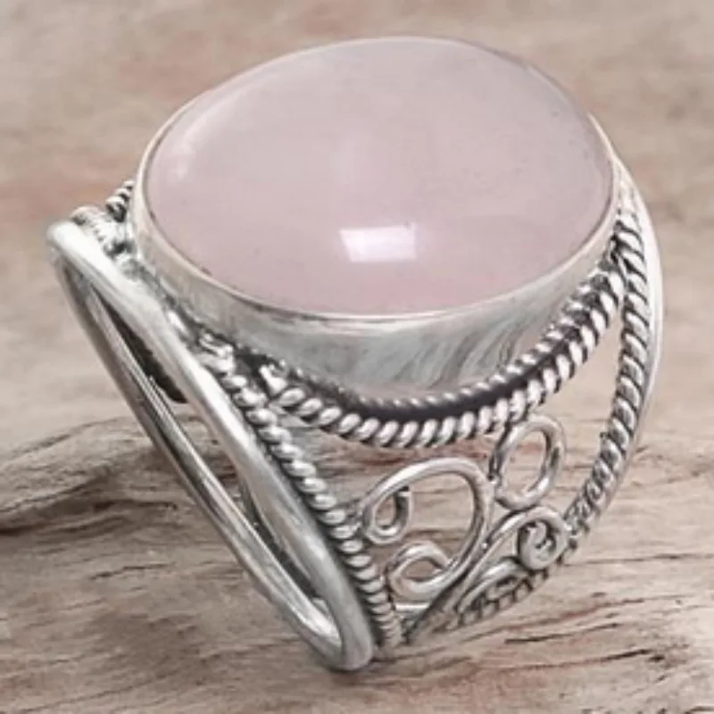 Classic Vintage Carved Simple Gem Women's Ring Ladies Fashion Personality Alloy Ring Hollowed Out Zircon Ring for Female
Classic Vintage Carved Simple Gem Women's Ring Ladies Fashion Personality Alloy Ring Hollowed Out Zircon Ring for Female