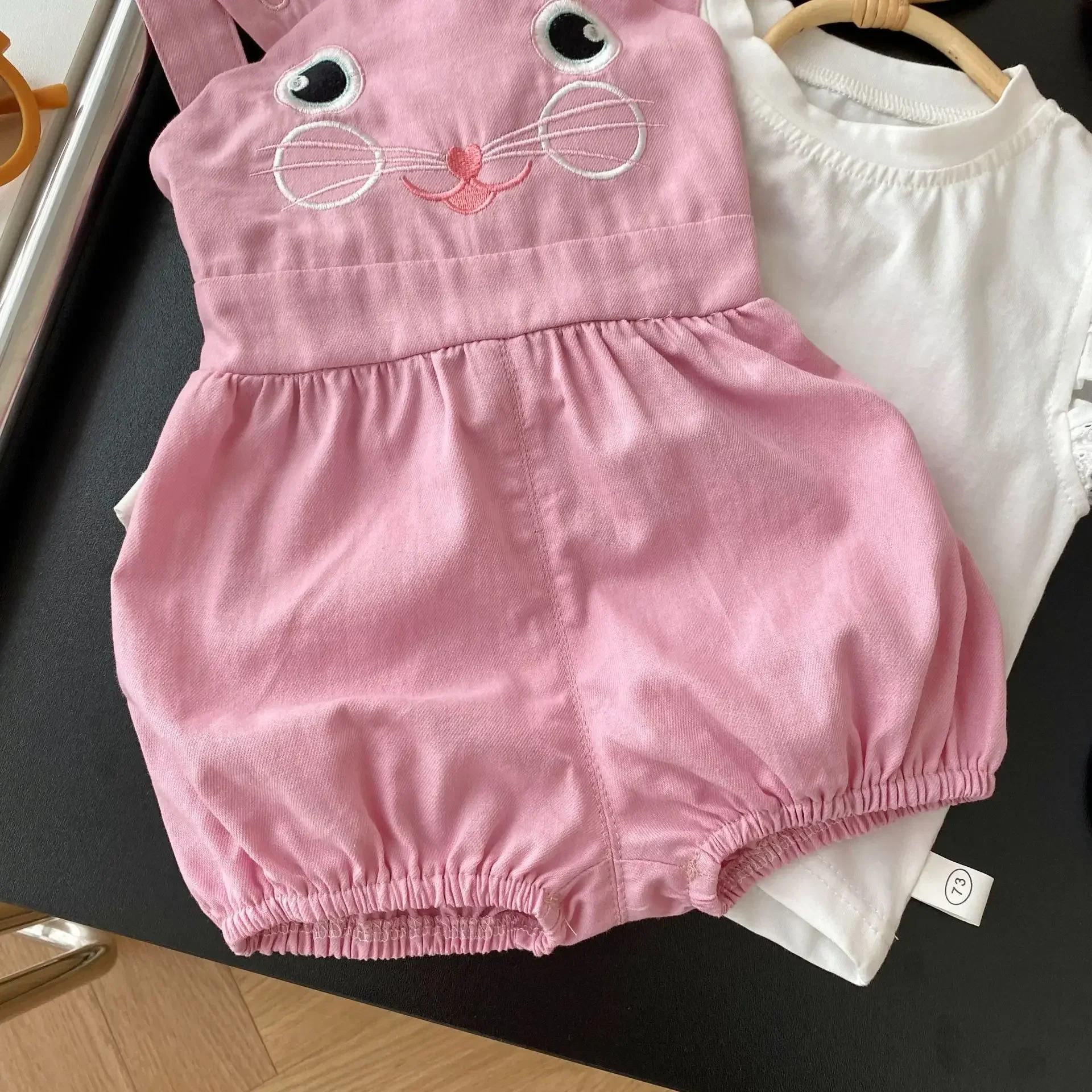3M-4Y Perfect for Summer Kids Baby Girls Cute 100% Cotton Sling Jumpsuit Embroidered Cat - Toddler Children One-piece Overalls
3M-4Y Perfect for Summer Kids Baby Girls Cute 100% Cotton Sling Jumpsuit Embroidered Cat - Toddler Children One-piece Overalls