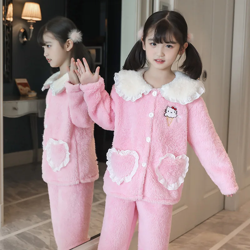 Осенне-зимняя Милая Детская Пижама Sanrio HelloKitty коралловый бархат для девочек утепленная Детская домашняя одежда среднего и большого размера
Осенне-зимняя Милая Детская Пижама Sanrio HelloKitty коралловый бархат для девочек утепленная Детская домашняя одежда среднего и большого размера