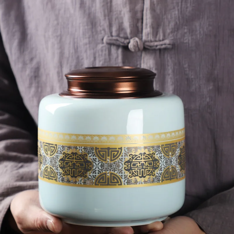 European Luxury Gold Plated Ceramic Jars Alloy Lid Sealed Tea Jars Modern Crafts Decorative Jars Porcelain Gifts Home Decor New
European Luxury Gold Plated Ceramic Jars Alloy Lid Sealed Tea Jars Modern Crafts Decorative Jars Porcelain Gifts Home Decor New