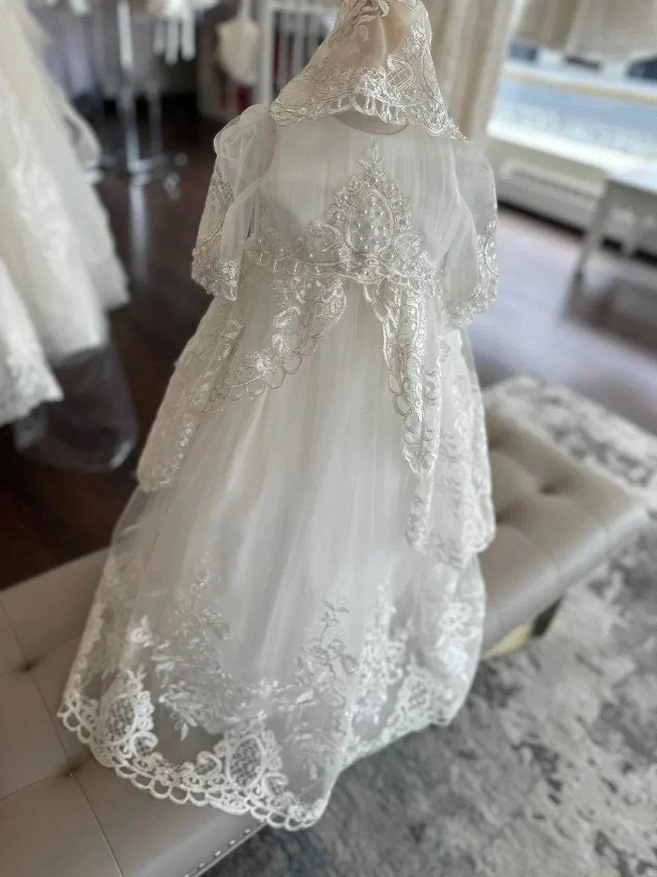 

Graceful Ivory Baby Christening Gowns Lace Toddler Girls Baptism Dresses Glitter Beads Newborn Infant First Communion Dresses