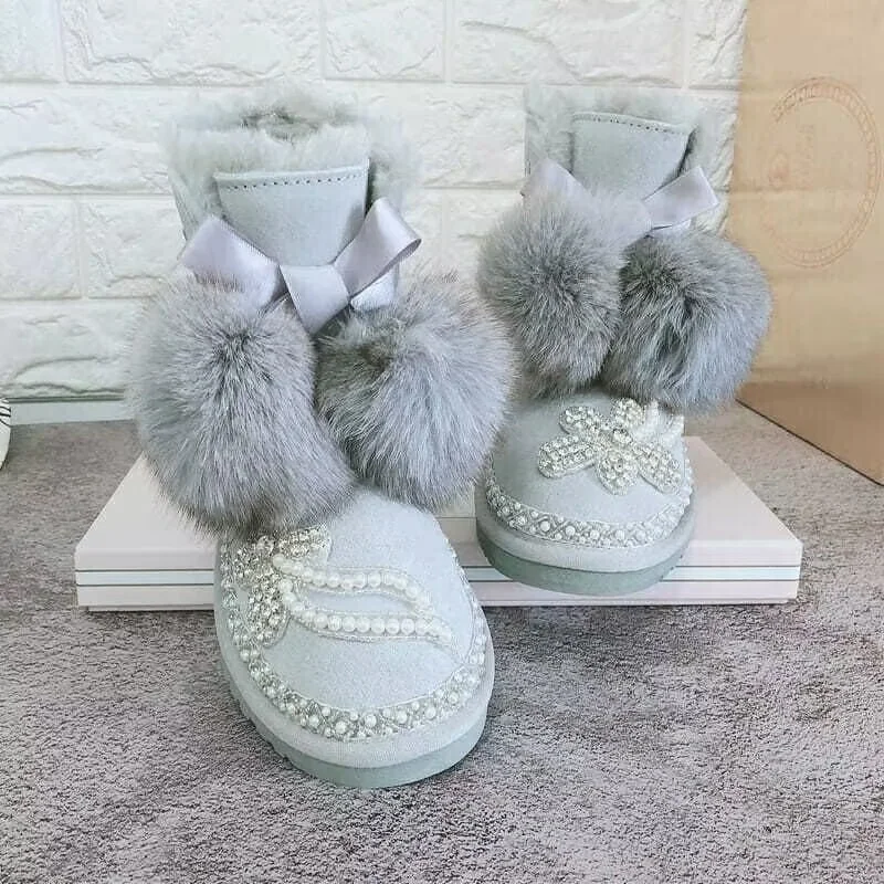 Ribbon White pearl Silver diamond handcrafted with velvet warm fur one-piece boots plus-size women's 35-40
Ribbon White pearl Silver diamond handcrafted with velvet warm fur one-piece boots plus-size women's 35-40