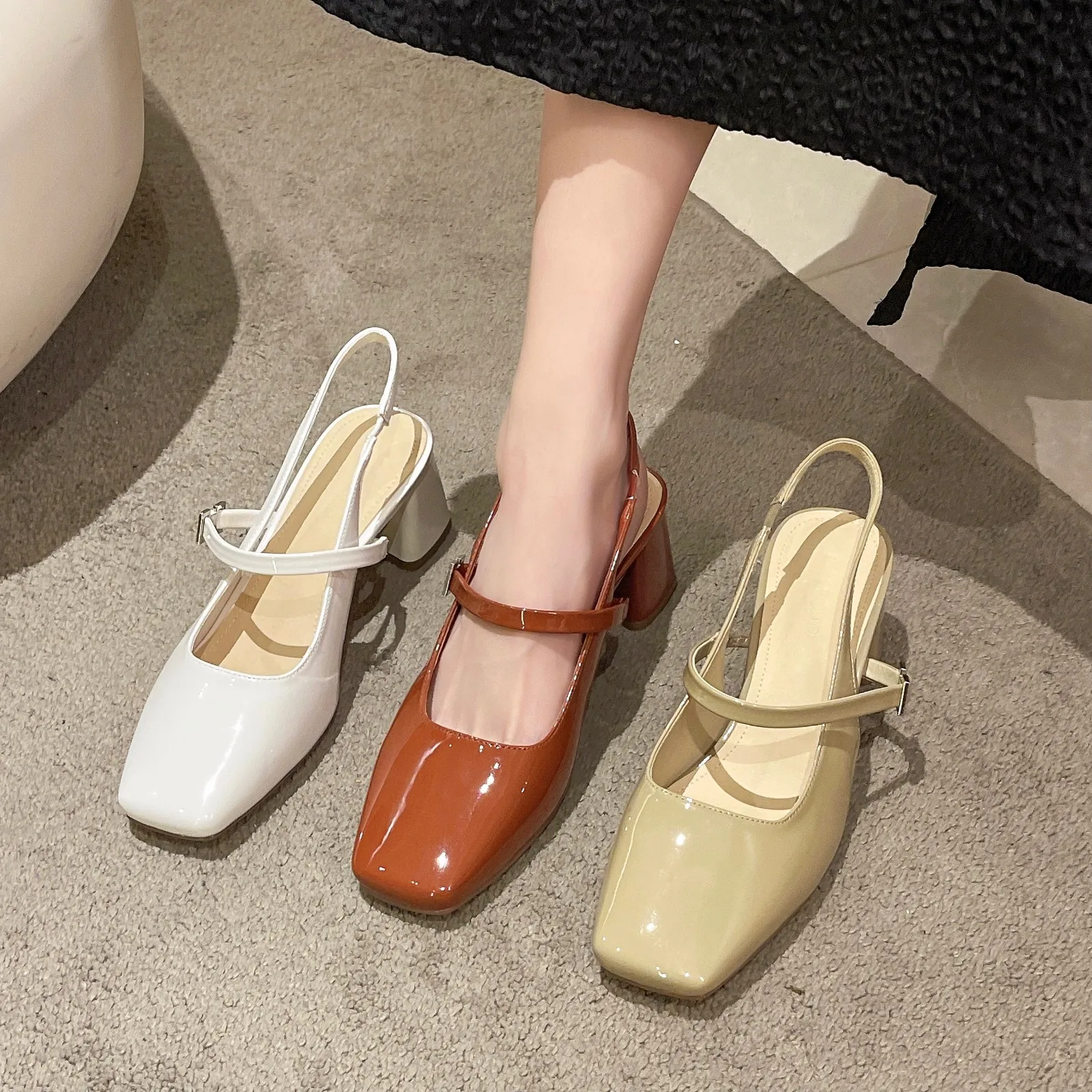 2023 New Women's Low Heel Shoes Square Head Retro Fashion Casual High Heels Casual Women's All-match High Heel Sandals Shoes
2023 New Women's Low Heel Shoes Square Head Retro Fashion Casual High Heels Casual Women's All-match High Heel Sandals Shoes
