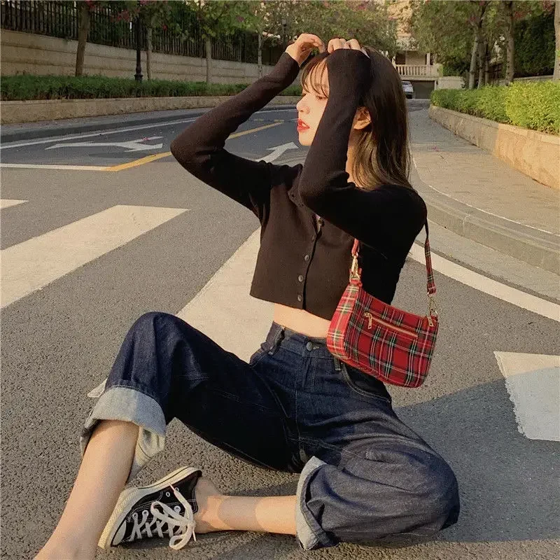 Woman Sweaters Cardigan Red V-neck Knitted Cardigan Women's Spring Slim-Fitting Style Short Jacket Woman Sweaters Cardigan Red V-neck Knitted Cardigan Women's Spring Slim-Fitting Style Short Jacket