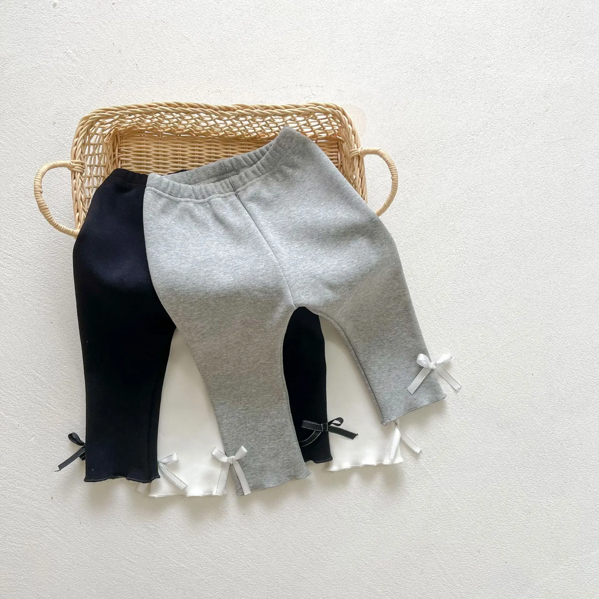 Korean Ins Winter Baby Girl Leggings Thickened Solid Color Cotton Soft Comfort Infant Girls Trousers Bow Lace Toddler Girl Pants
Korean Ins Winter Baby Girl Leggings Thickened Solid Color Cotton Soft Comfort Infant Girls Trousers Bow Lace Toddler Girl Pants