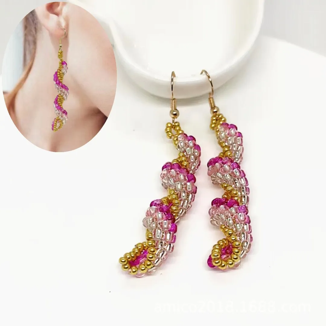 Rice bead earrings Helical Gradient Originality Geometry Irregularity Hand knitting Bohemia Alloy Fashion Simple Beaded earrings
Rice bead earrings Helical Gradient Originality Geometry Irregularity Hand knitting Bohemia Alloy Fashion Simple Beaded earrings