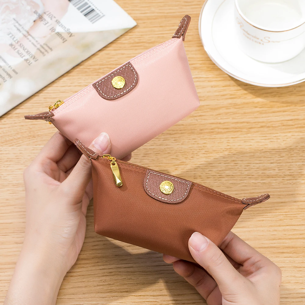 Women Small Zipper Coin Purse Portable Oxford Fabric Brand Design Change Pouch Gifts for Women Travel Bag Makeup Cosmetic Bag
Women Small Zipper Coin Purse Portable Oxford Fabric Brand Design Change Pouch Gifts for Women Travel Bag Makeup Cosmetic Bag