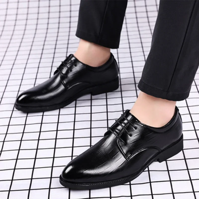 High Quality Leather Business Formal Shoes 2023 Classic Italian Casual Dress Shoes Men Elegant Office Formal Oxford Shoes
High Quality Leather Business Formal Shoes 2023 Classic Italian Casual Dress Shoes Men Elegant Office Formal Oxford Shoes
