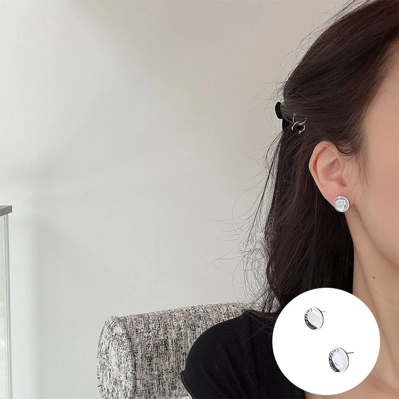 100% 925 Sterling Silver Geometric Earrings for Women Girl Smooth Simple Letter Round Design Jewelry Birthday Gift Dropshipping
100% 925 Sterling Silver Geometric Earrings for Women Girl Smooth Simple Letter Round Design Jewelry Birthday Gift Dropshipping
