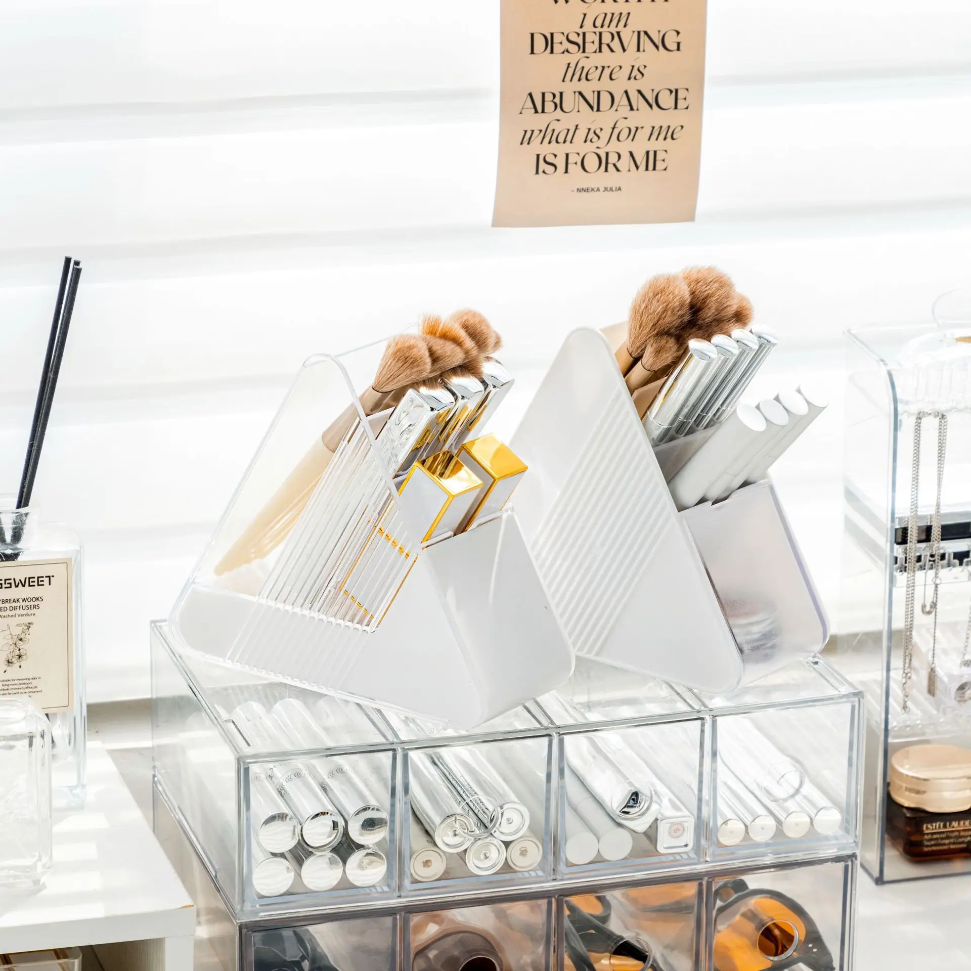 Creative Triangle Pen Holder Desktop Stationery Storage Box for Student Cosmetics Makeup Brush Storage Holder Sundries Organizer
Creative Triangle Pen Holder Desktop Stationery Storage Box for Student Cosmetics Makeup Brush Storage Holder Sundries Organizer
