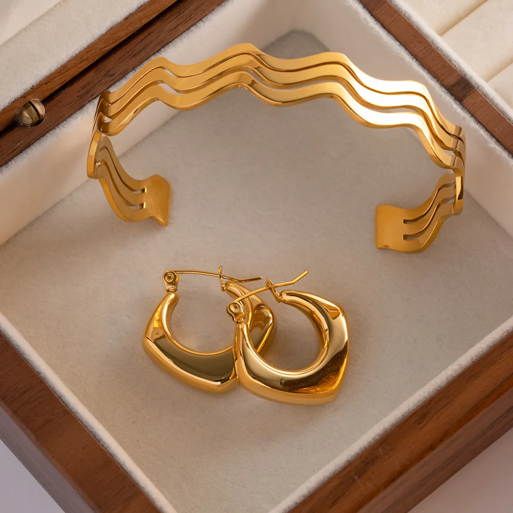 G&D Luxury Trendy Stainless Steel 18K Gold Color Plated Geometric Hollow Earrings for Woman Jewelry Party Gift Non-fadding
G&D Luxury Trendy Stainless Steel 18K Gold Color Plated Geometric Hollow Earrings for Woman Jewelry Party Gift Non-fadding