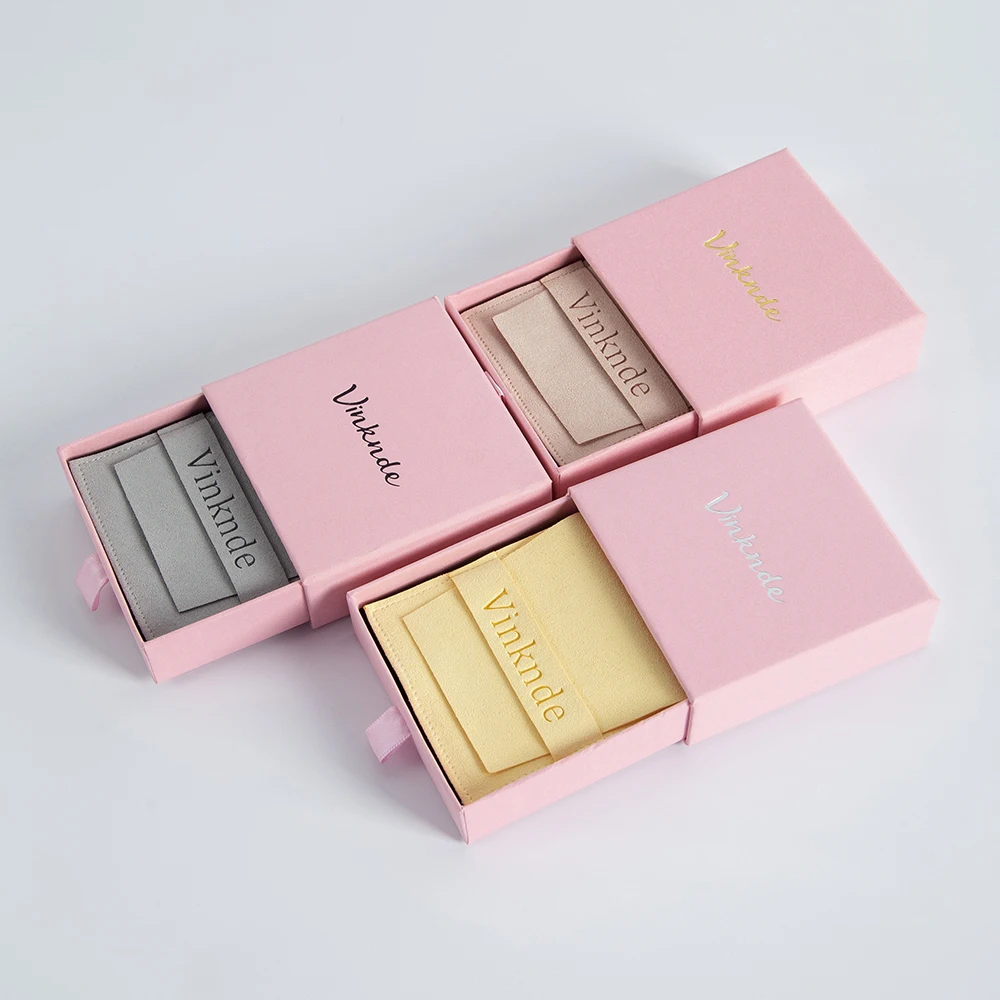 Custom Logo Pink 9x9x1.7cm Luxury Jewelry Packaging Box Small Drawer Gift Boxes For Rings Earrings With Sponge Jewellery Pouches
Custom Logo Pink 9x9x1.7cm Luxury Jewelry Packaging Box Small Drawer Gift Boxes For Rings Earrings With Sponge Jewellery Pouches