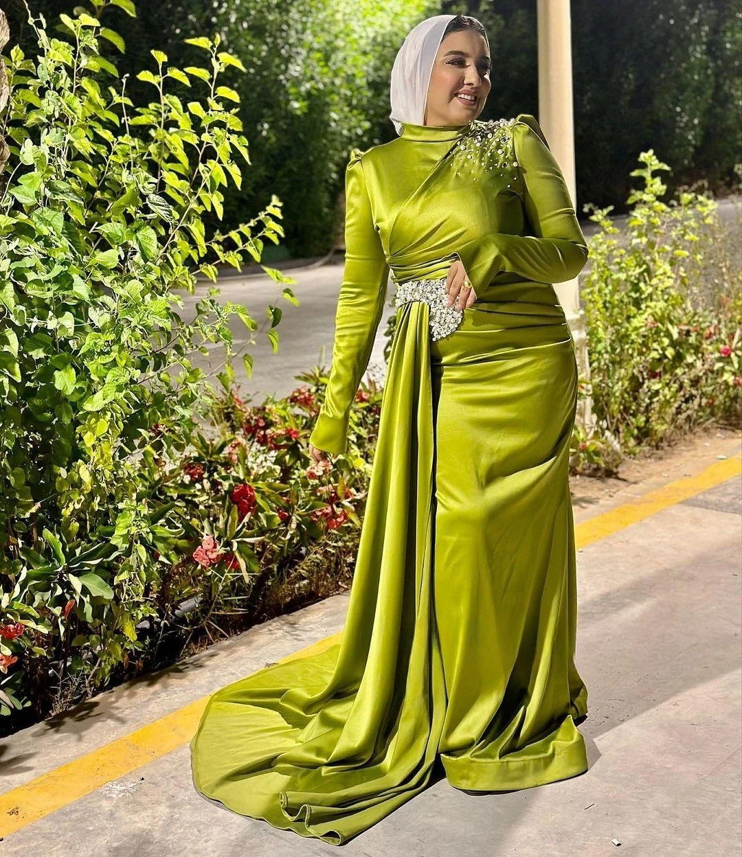 Qcenkern Beaded High Neck Prom Dresses Modest Green Mermaid Saudi Arabia Special Party Evening Gowns Front Slit Vestidos
Qcenkern Beaded High Neck Prom Dresses Modest Green Mermaid Saudi Arabia Special Party Evening Gowns Front Slit Vestidos