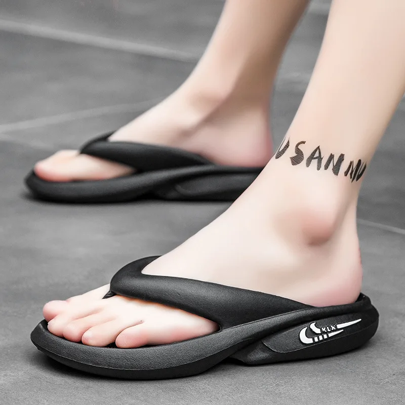 Flip-flops Men's Korean Version Trend Anti-slip Wear-resistant Anti-odor Beach Shoes Slippers Men Shoes Simple and Durable
Flip-flops Men's Korean Version Trend Anti-slip Wear-resistant Anti-odor Beach Shoes Slippers Men Shoes Simple and Durable