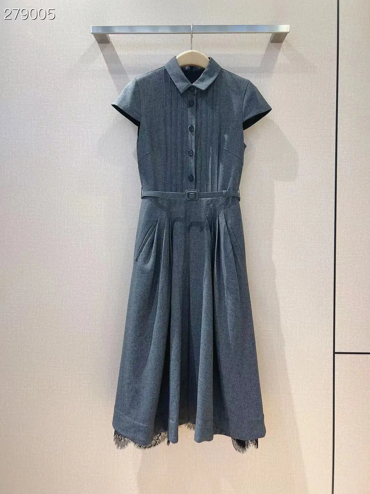 2022 Summer Women Midi Dress Runway Fashion Short Sleeves Solid Belt Holiday Vacation Gray Lace Patchwork Dress Vestidos
2022 Summer Women Midi Dress Runway Fashion Short Sleeves Solid Belt Holiday Vacation Gray Lace Patchwork Dress Vestidos