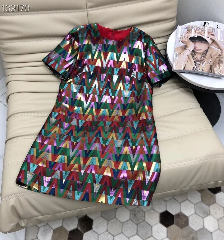 High zx797 quality New Fashion Women 2022 spring Dress Luxury famous Brand European Design party style dress
High zx797 quality New Fashion Women 2022 spring Dress Luxury famous Brand European Design party style dress