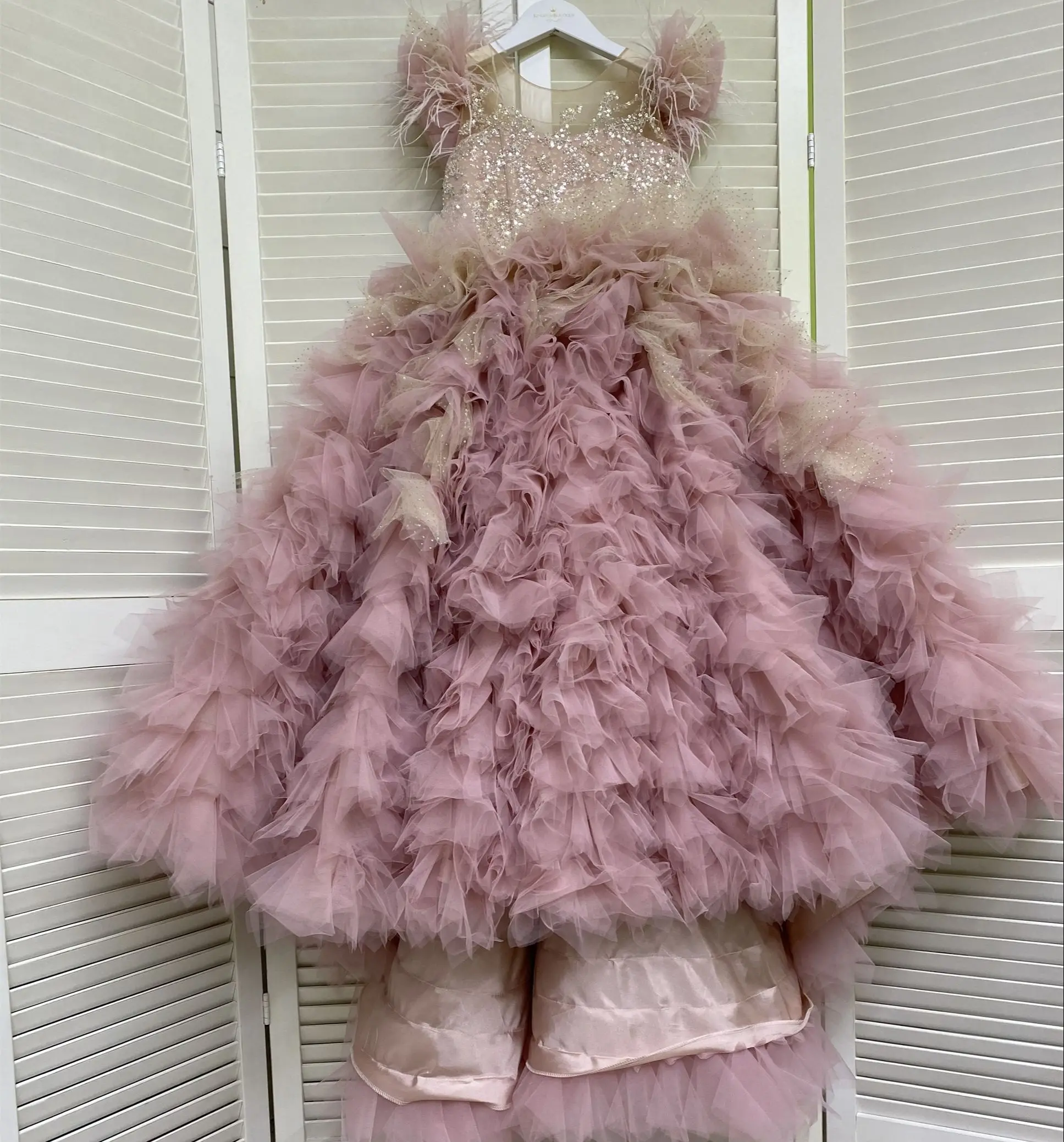 Purple Ball Flower Girl Dresses for Birthday Party Christmas Kids Pageant Gowns Sequins Tiered Skirts Feather Vestidos De Fiesta
Purple Ball Flower Girl Dresses for Birthday Party Christmas Kids Pageant Gowns Sequins Tiered Skirts Feather Vestidos De Fiesta